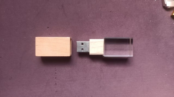 Disesuaikan Crystal USB Stick dengan Laser Logo Opsi -50 ° C 80 ° C Suhu Lingkungan