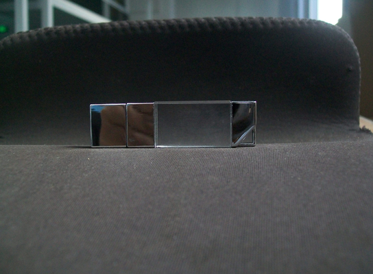 Dengan ring kristal usb 2.0 dan usb 3.0 led lampu bisa bersinar