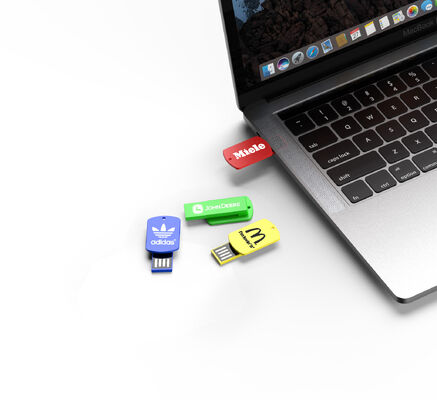 0°C To 70°C Plastic USB Stick Featuring Hot Swappable Capability USB 2.0 Or USB 3.0 Flash Chips Ideal For Data Transfer