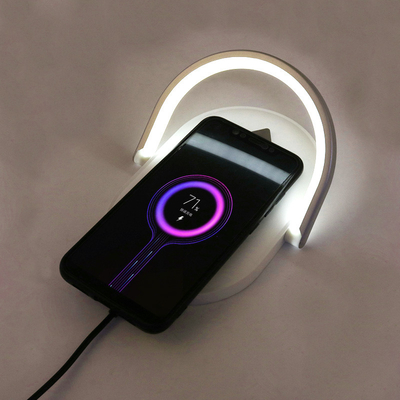 IPhone Airpods Apple Watch 3 Dalam Satu Pengisi Daya Nirkabel 15W Dengan Lampu LED