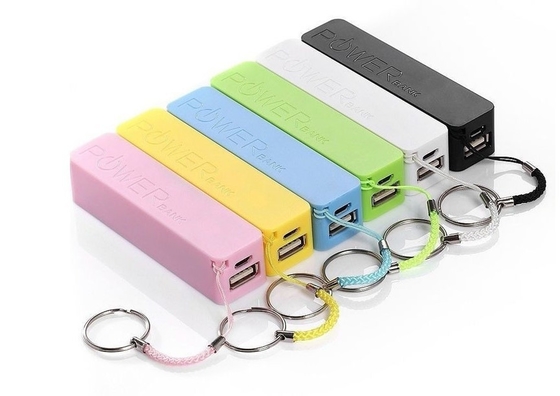 Hadiah Gaya Iklan Bank Daya Plastik 2600MAH 3000MAH 18650 Baterai Penuh