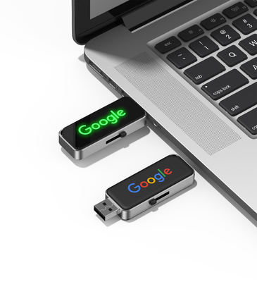 2gb Ukiran Logo Crystal Flash Drive Cerah Saat Bekerja di Komputer Dengan Lampu Led