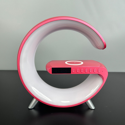 Pengisi daya nirkabel 3 In 1 QI berkinerja tinggi dengan output LED 4W