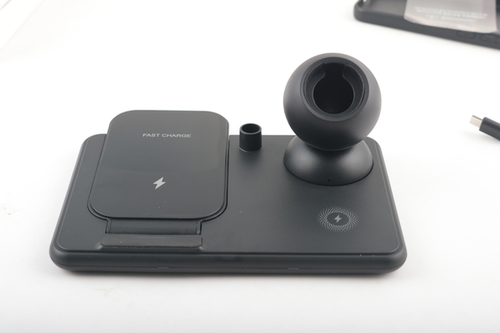 15W Fast Charge Wireless Charging Pad dengan frekuensi kerja 100-205KHZ