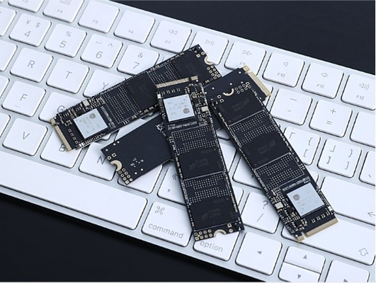 Harga terjangkau 256GB SSD internal hard drive dengan SATA III Interface dan hingga 10Gbps Data Transfer Rate