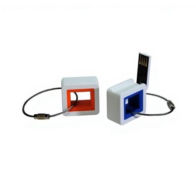 Pilihan memori USB 3.0 128GB berbahan plastik putih hitam biru merah cocok untuk aplikasi transfer data berkecepatan tinggi